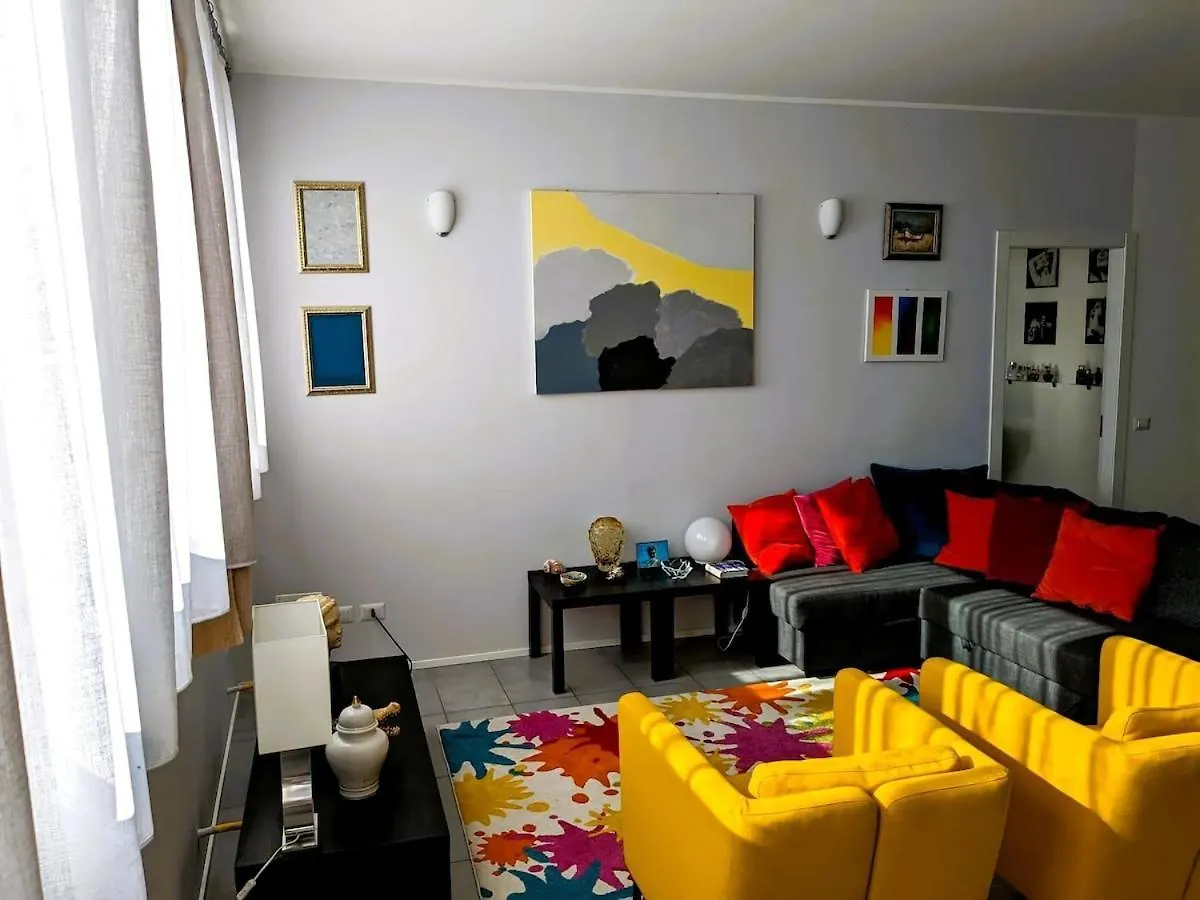 Beautiful New Apartment With Private Entrance And Parking 5 Min Walking From Center Беллано